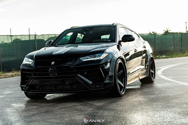 Фото дисков Anrky RS5.3 Черный сатин на Lamborghini Urus