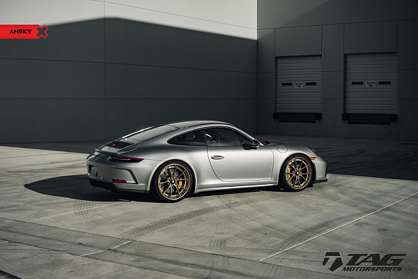 Фото дисков Anrky AN32 Сатиновое темное золото на Porsche 911 VII