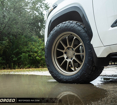 Фото дисков BC Forged TD01 на Toyota Sequoia III