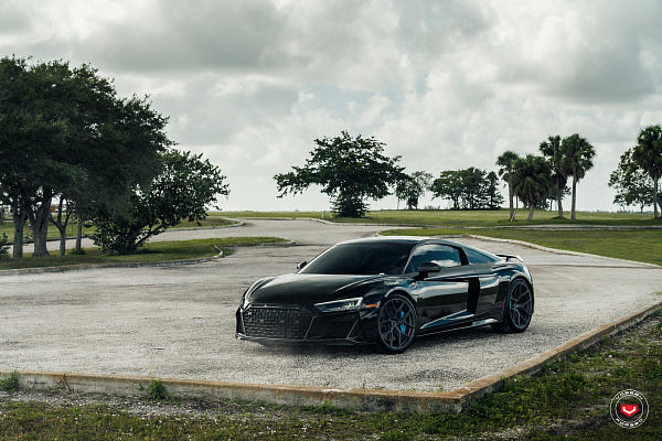 Фото дисков Vossen S21-01 Сатиновый темный лак на Audi R8 (4S)