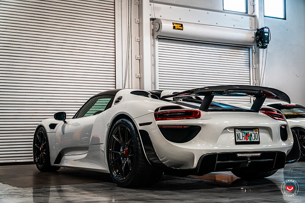Фото дисков Vossen RS74 Черный глянец на Porsche 918 Spyder