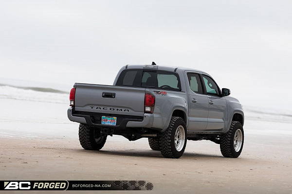Фото дисков BC Forged LE72 // MLE72 Глянцевый лак на Toyota Tacoma III