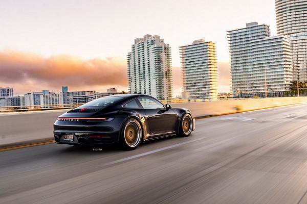 Фото дисков Strasse Wheels SC20 Track Сатиновое золото на Porsche 911 VIII