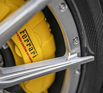 Фото дисков Strasse Wheels SV10 Track на Ferrari SF90
