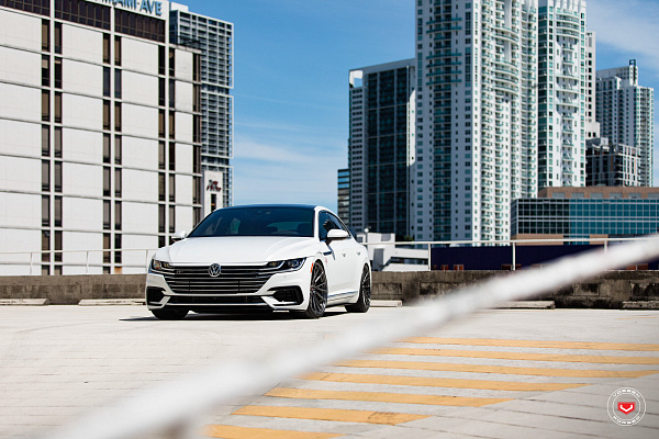 Фото дисков Vossen M-X4T Глянцевый темный лак на Volkswagen Arteon