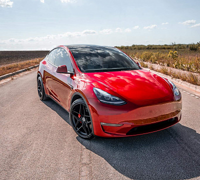 Фото дисков HRE FF11 на Tesla Model Y