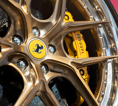 Фото дисков HRE S101SC на Ferrari 488