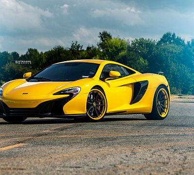 Фото дисков Strasse Wheels SV1 Deep Concave FS на McLaren 650S