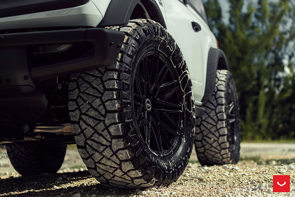 Фото дисков Vossen HF6-5 Черный сатин на Ford Bronco