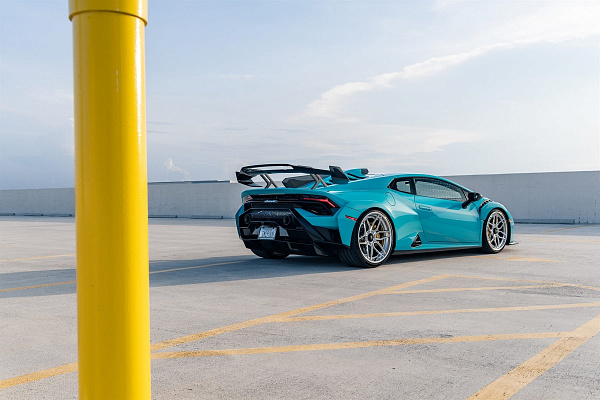 Фото дисков Anrky AN36 Полированный лак на Lamborghini Huracan