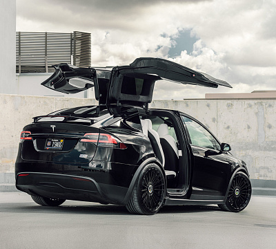 Фото дисков Vossen HF-8 на Tesla Model X