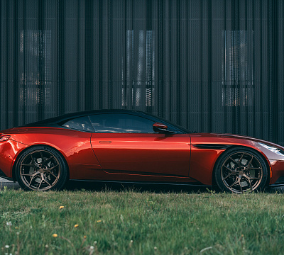 Фото дисков Vossen HF-5 на Aston Martin DB11