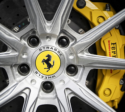 Фото дисков Strasse Wheels SV10 Track на Ferrari SF90