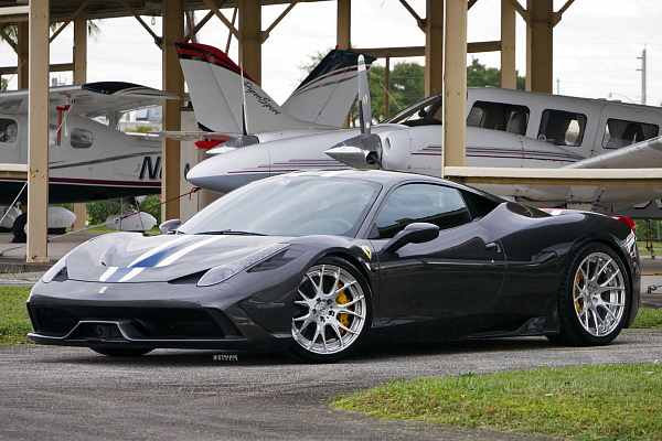 Фото дисков Strasse Wheels SM7R Deep Concave Duoblock Глянцевый лак на Ferrari 458