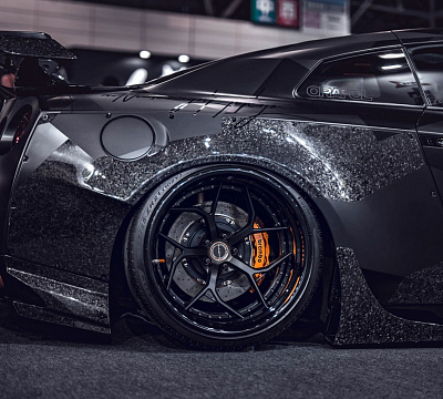 Фото дисков Brixton Forged PF5 на Nissan GT-R