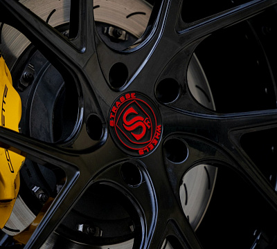 Фото дисков Strasse Wheels SM5RT Deep Concave FS на Chevrolet Corvette C7