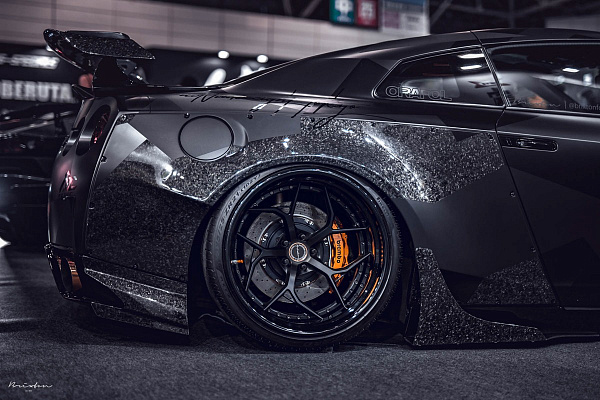 Фото дисков Brixton Forged PF5 Черный сатин на Nissan GT-R