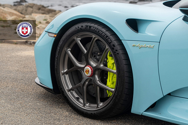Фото дисков HRE R101 Lightweight Глянцевый темный лак на Porsche 918 Spyder