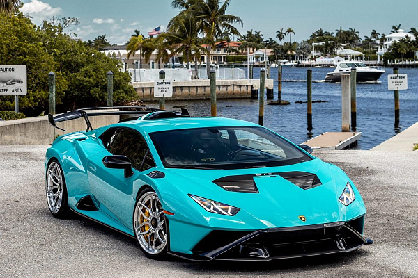 Фото дисков Anrky AN36 Полированный лак на Lamborghini Huracan