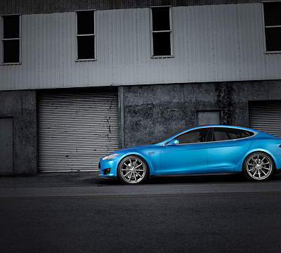 Фото дисков Vossen CV1 на Tesla Model S