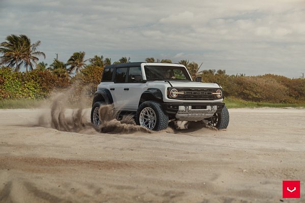 Фото дисков Vossen HFX-1 (6-Lug) Серебро на Ford Bronco