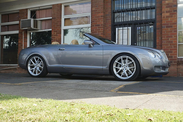 Фото дисков HRE P101 Глянцевый лак на Bentley Continental GT I