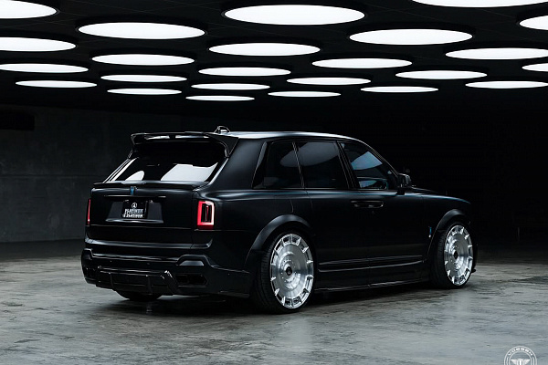 Фото дисков Vossen UV-7 Глянцевый лак на Rolls-Royce Cullinan