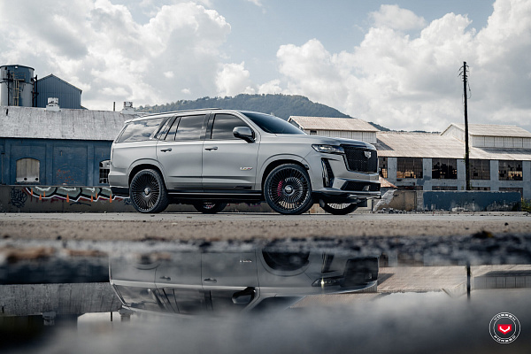 Фото дисков Vossen S17-16 Черный глянец на Cadillac Escalade V