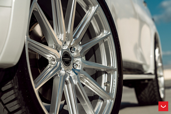 Фото дисков Vossen HF6-1 Серебро на Infiniti QX80 I