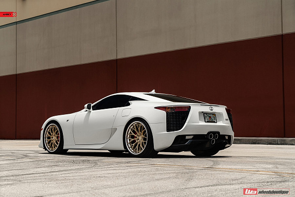 Фото дисков Anrky AN30 Сатиновое золото на Lexus LFA