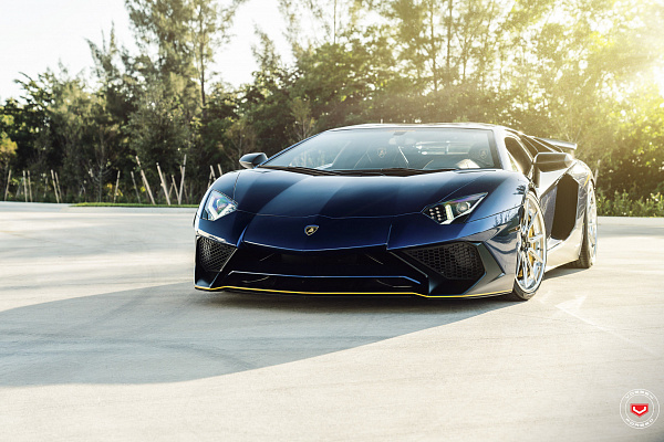 Фото дисков Vossen EVO-2R (3-Piece) Полированный лак на Lamborghini Aventador