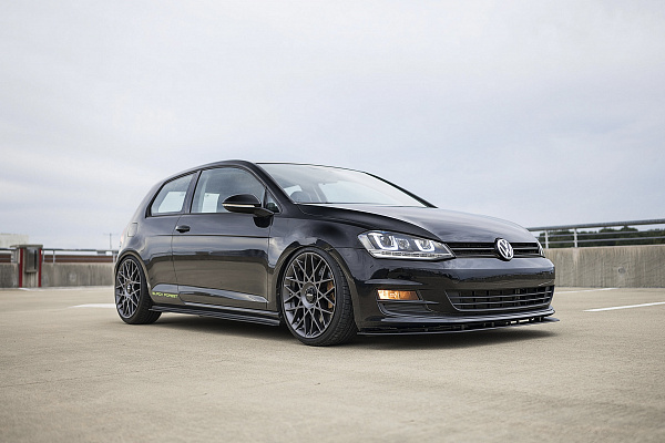 Фото дисков Rotiform BLQ Сатиновый графит на Volkswagen Golf VII
