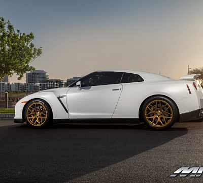 Фото дисков MRR FS01 на Nissan GT-R