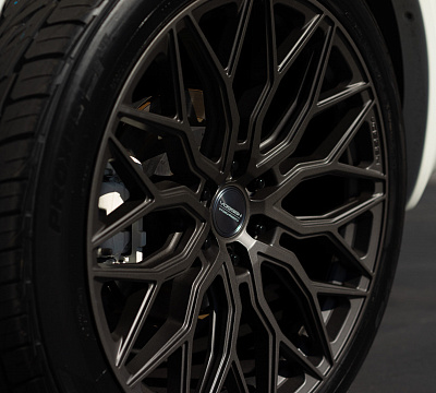 Фото дисков Vossen HF6-3 на Infiniti QX80 I