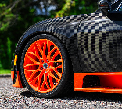 Фото дисков HRE P200 на Bugatti Veyron