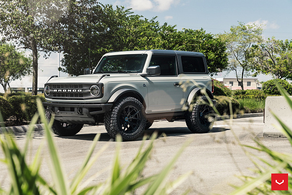 Фото дисков Vossen HF6-4 Черный сатин на Ford Bronco