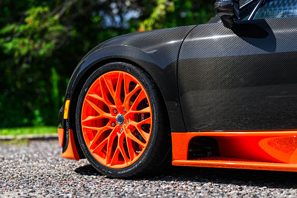 Фото дисков HRE P200 Другой цвет на Bugatti Veyron