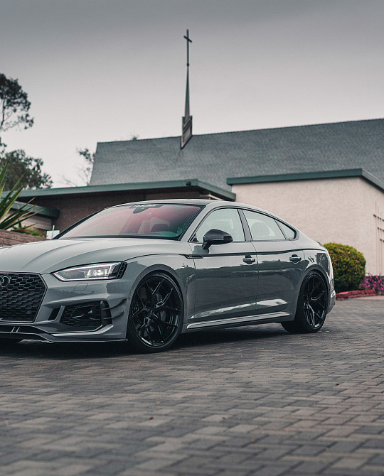 Фото дисков HF-5 Черный глянец на Audi A/S/RS 5 (F5)