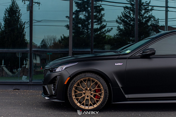Фото дисков Anrky AN10 Сатиновое темное золото на Cadillac CT5