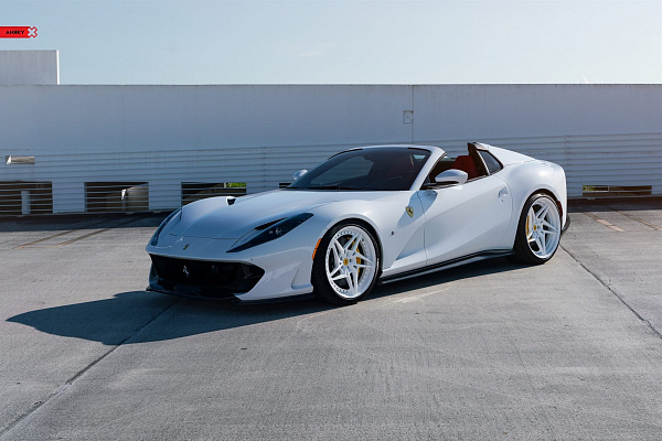 Фото дисков Anrky S3-X3 Белый глянец на Ferrari 812