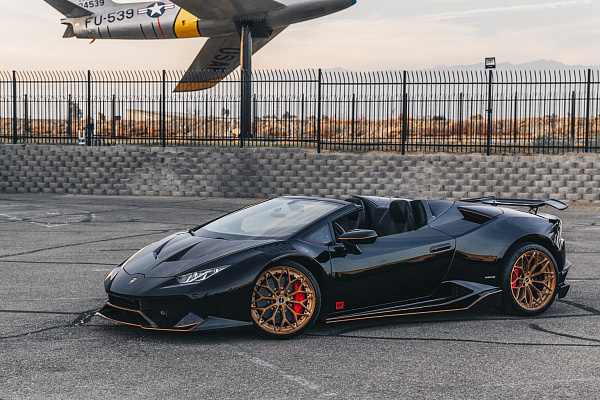 Фото дисков Brixton Forged CM6-R Глянцевая бронза на Lamborghini Huracan