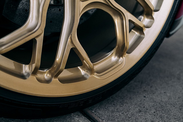 Фото дисков Brixton Forged PF14 R / RS Глянцевая шампань на Ford GT II