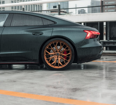 Фото дисков Brixton Forged PF10-RS на Audi E-tron GT