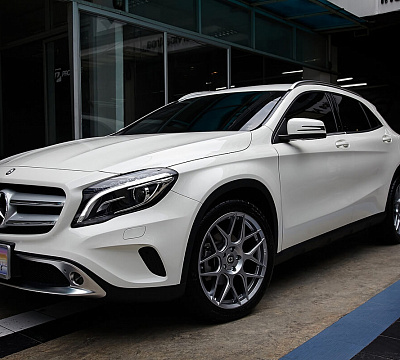 Фото дисков HRE FF01 на Mercedes-Benz GLA (X156)