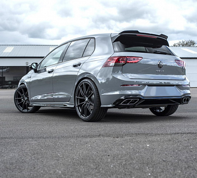 Фото дисков Bola FLC на Volkswagen Golf VIII