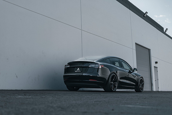 Фото дисков Asanti CORONA TRUCK Черный глянец на Tesla Model 3