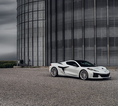Фото дисков Vossen S21-02 на Chevrolet Corvette C8