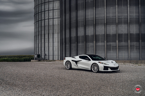 Фото дисков Vossen S21-02 Глянцевый лак на Chevrolet Corvette C8