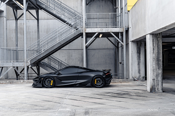 Фото дисков NOVITEC MC3 Черный сатин на McLaren 720S