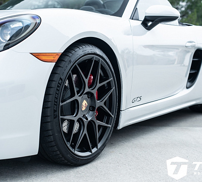 Фото дисков HRE FF01 на Porsche Boxster III